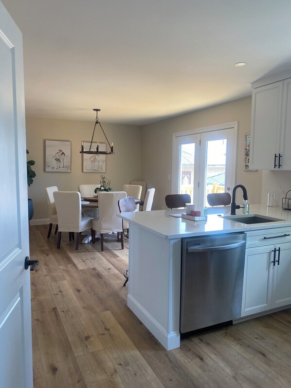 Microwave, oven, stovetop, dishwasher - Beautiful Modern Beach House, across from Golf Course, Spacious Backyard (Brigantine)