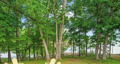 Dockside Dreamz #1 w/beach and dock - Close to Clarksville and Bluestone launch