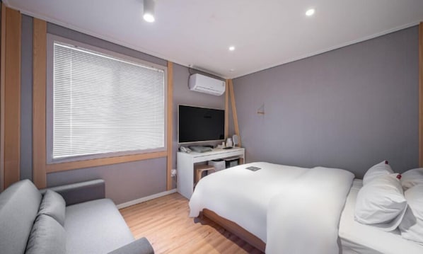 Free WiFi, bed sheets
