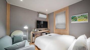 Standard Double Room | Free WiFi, bed sheets