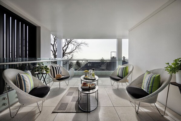 المنطقة المحيطة بالمنشأة