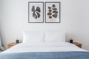 1 bedroom, iron/ironing board, WiFi, bed sheets - Blueground | Notre-Dame-des-Champs, terrace, nr Luxembourg Gardens (Paris)