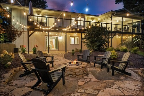 Fairway & Finch: On The Course > Bike In/Out > Hot Tub