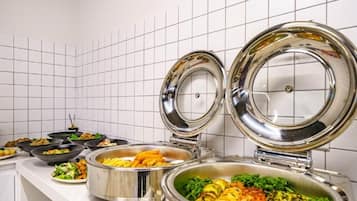 Δωρεάν πρωινό self-service καθημερινά