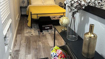 1 室のベッドルーム、アイロン / アイロン台、旅行用ベビーベッド、WiFi (無料)