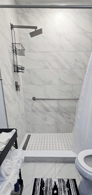 Shower, towels
