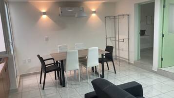 Apartment, 1 Schlafzimmer, barrierefrei, Terrasse | Esszimmer