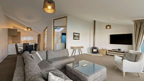 Smart TV, fireplace - Queenstown Escape | Heated Pool & Stunning Lake Views | 2 Bedrooms (Queenstown)