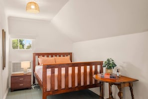 1 bedroom, iron/ironing board, WiFi