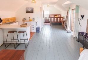 1 bedroom, iron/ironing board, WiFi