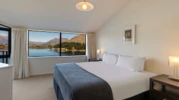 3 bedrooms, iron/ironing board, travel cot, WiFi