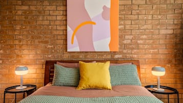 1 bedroom, desk, iron/ironing board, WiFi