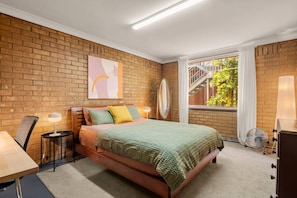 1 bedroom, desk, iron/ironing board, WiFi