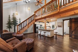 Interior - Serve,soak & stay luxe on 15 acres-private hot tub (Omaha)