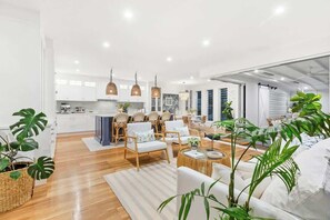 TV, table football, offices - Coastal Luxe (Kingscliff)