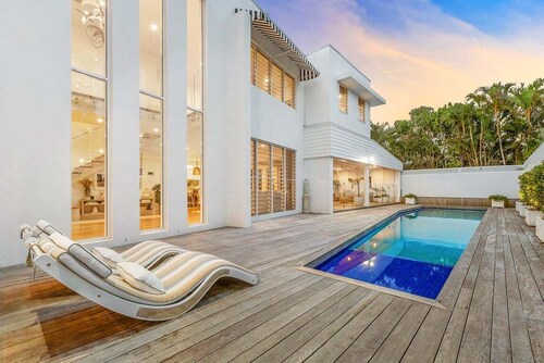 Coastal Luxe - Hampton inspired holiday home