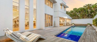 Coastal Luxe - Hampton inspired holiday home