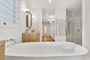 Bathroom - Coastal Luxe - Hampton inspired holiday home (Kingscliff)
