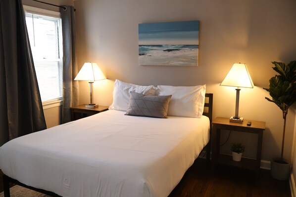 3 habitaciones, tabla de planchar con plancha, wifi y ropa de cama