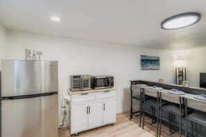 Microwave, stovetop