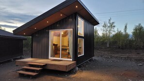 Cozy Cabin, Private Airstrip | Free WiFi, bed sheets