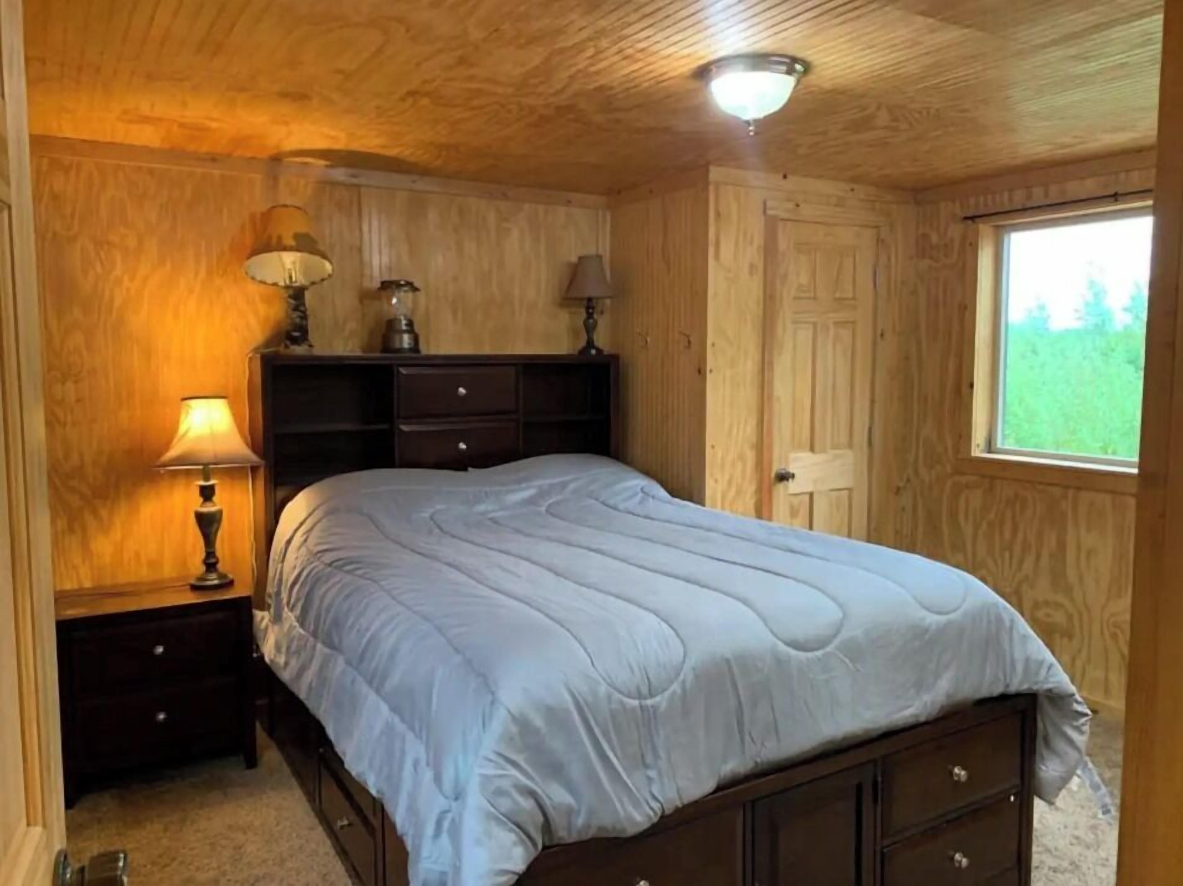 Secluded Cabin, Private Airstrip | Free WiFi, bed sheets