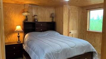 Secluded Cabin, Private Airstrip | Free WiFi, bed sheets