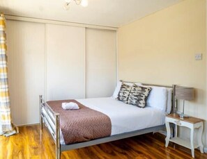 3 bedrooms, WiFi, bed sheets