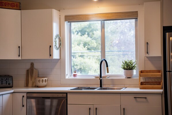 Microwave, oven, stovetop, dishwasher