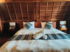 In-room safe, blackout curtains, soundproofing - Casa Vella Cottage (Petang)
