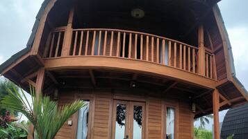 Family Room | In-room safe, blackout drapes, soundproofing