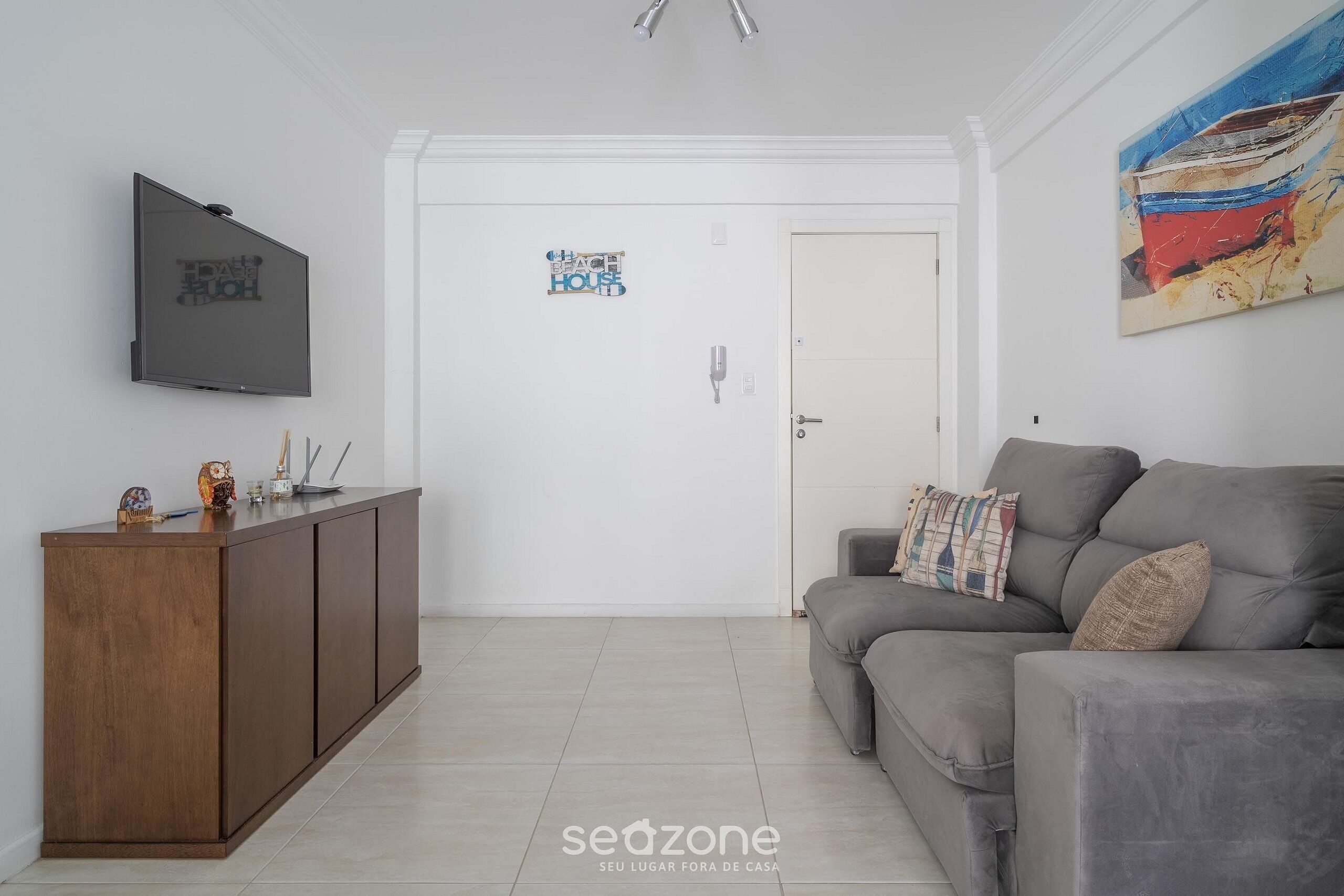 Basic Apartment | Interior