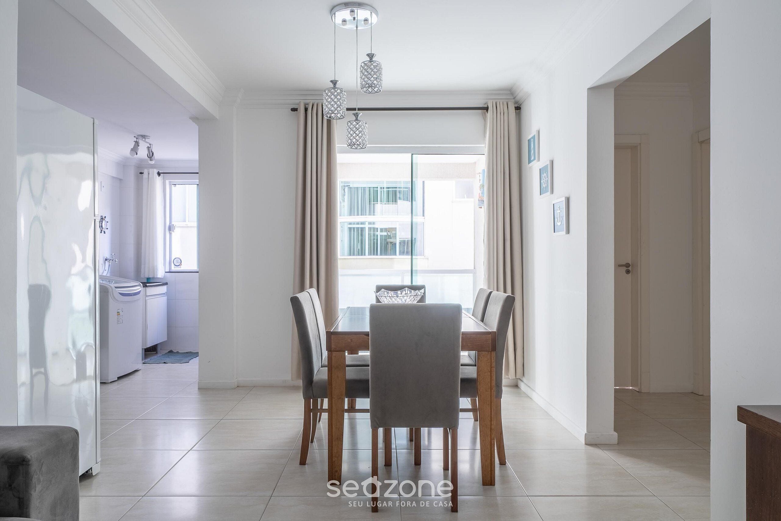 Basic Apartment | Dining