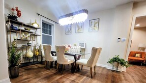 Dining - Capitol House "Sophisticated Comfort, Tasteful Tranquility,  Culinary Elegance" (Indianapolis)