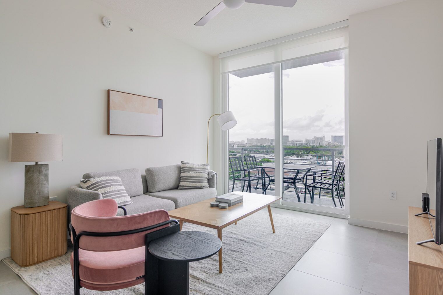 テレビ、ステレオ