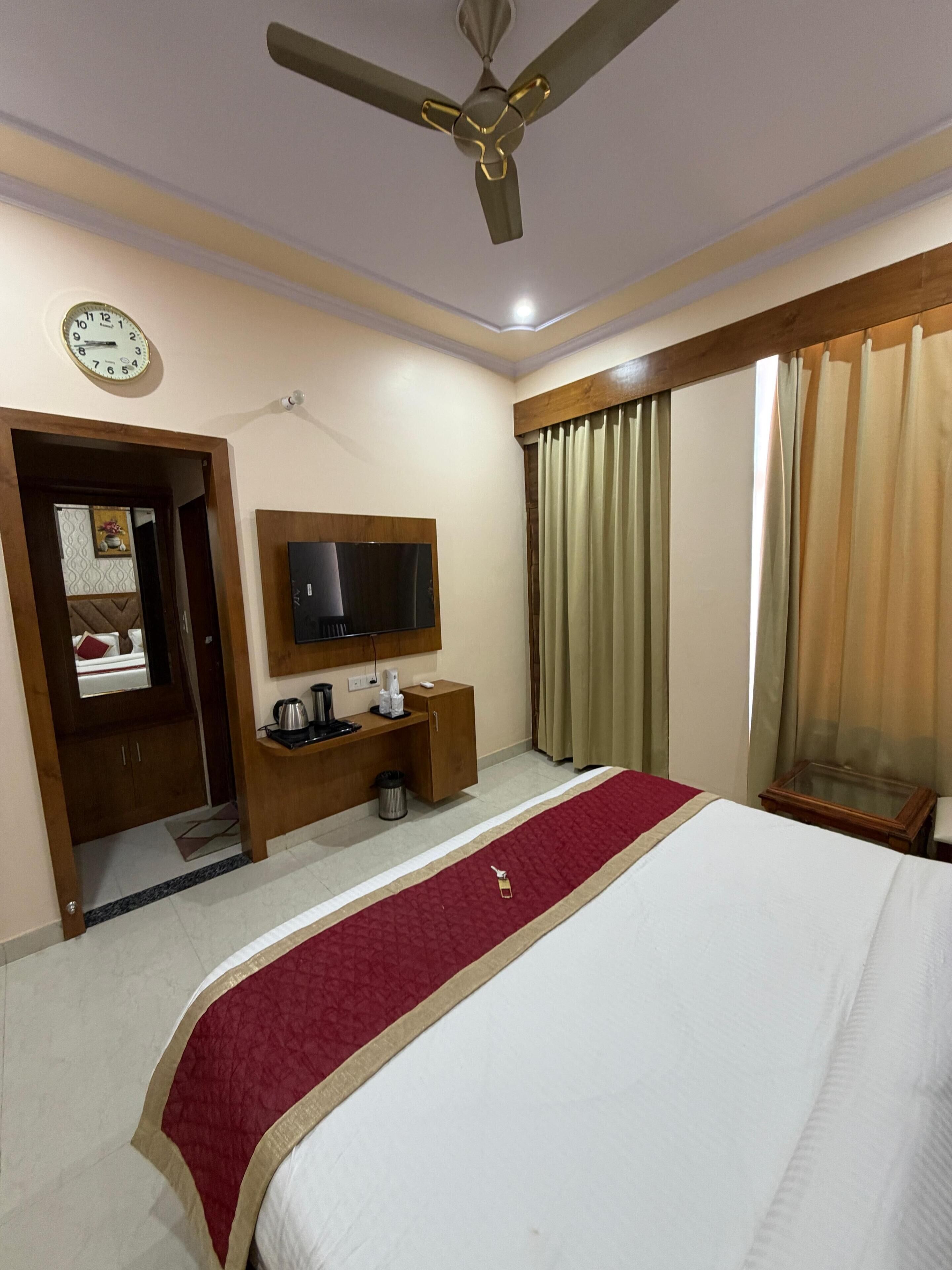 In-room safe, individually decorated, individually furnished, desk