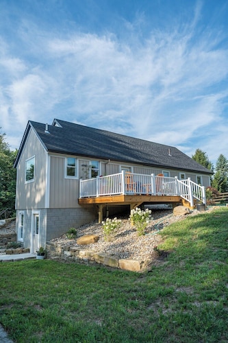 Spacious Ohio Retreat w/ King Bedroom