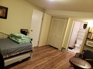 1 bedroom, WiFi, bed sheets