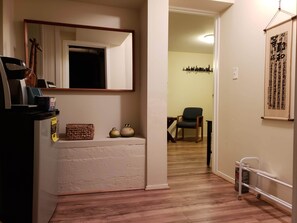 Interior - Master Suite with Private Bathroom in Beautiful Storybook Neighborhood (San Francisco)