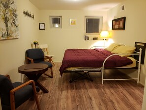 1 bedroom, WiFi, bed sheets - Master Suite with Private Bathroom in Beautiful Storybook Neighborhood (San Francisco)