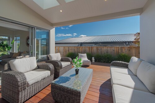 Hart Retreat - Bright, Modern Comfort in the Heart of Richmond