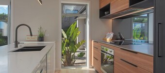 Hart Retreat - Bright, Modern Comfort in the Heart of Richmond