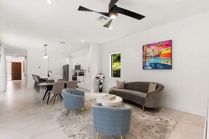 TV - Tropical Modern Naples Retreat with Heated Pool (Naples)