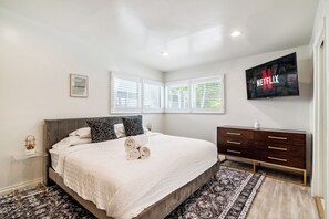 4 chambres, fer et planche à repasser, Wi-Fi, draps fournis