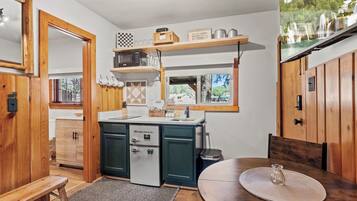 Cabin | Private kitchen