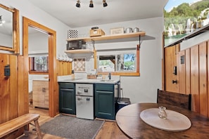 Cabin | Private kitchen