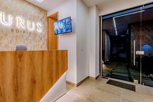 Smart TV 55 pulgadas con canales de televisión vía satélite