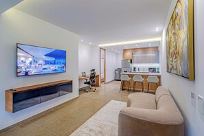 55-Zoll-Smart-TV mit Satellitenempfang