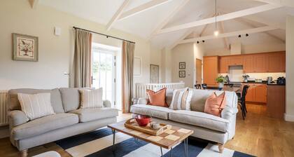 Cowlands 3 bed, barn conversion, pet friendly, three bedrooms, Sleeps 6
