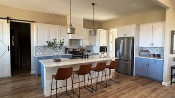 微波炉、烤箱、炉灶、洗碗机